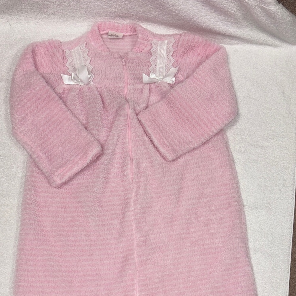 Vintage Edie bee 80’s Adorable Pink white fleece lace bow  bathrobe girls small